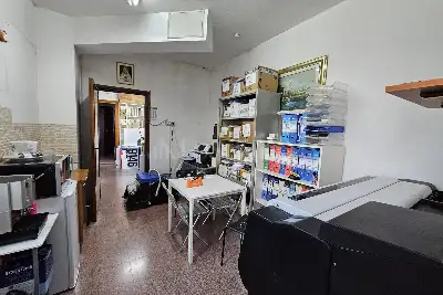 Negozio in vendita, Latina V.le Le Corbusier 175, Latina