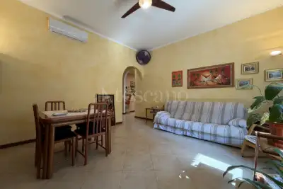 Casa in vendita, Via dei Tulipani, Milano