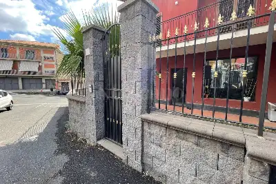 Villino a Schiera in vendita, Via Currolo, Catania