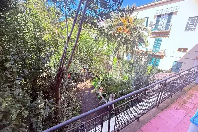 Villino a Schiera in vendita, Via Sem Benelli, Prato