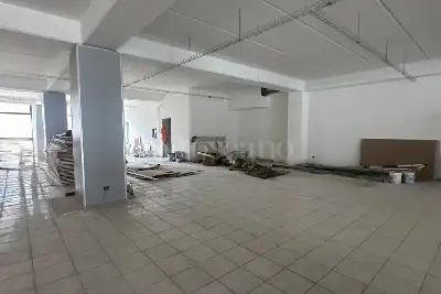 Negozio in affitto, Via Tiburtina Valeria, Avezzano