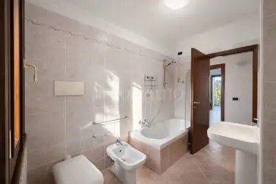 Casa in vendita, Via Castelletto, Pozzolengo