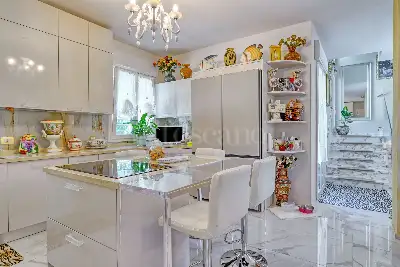 Villa in vendita, Via Luigi Pirandello, Camaiore