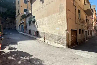 Magazzino in vendita, Passo Spartaco Ferradini, Genova