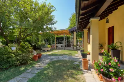 Villa for sale, Via Luigi Pirandello, Besano