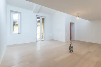 Casa in vendita, Via Giulio Uberti, Milano