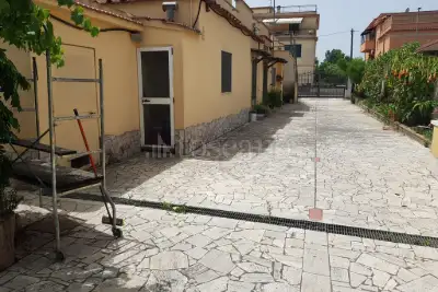 Villa Bifamiliare in vendita, Via Ermanno Ferrero, Roma