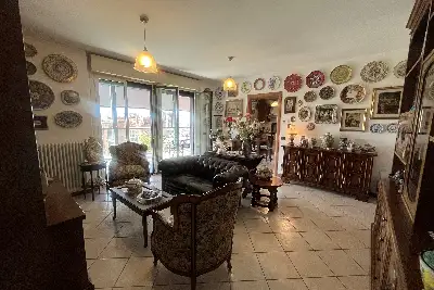 Casa in vendita, Piazza Tirana , Milano