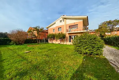 Casa in vendita, Via Teognide, Roma