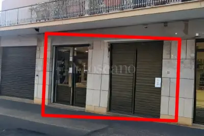 Negozio in vendita, Via Francesco Arese, Roma