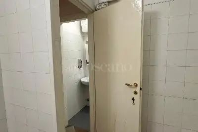 Negozio in vendita, Via dei Latini, Roma