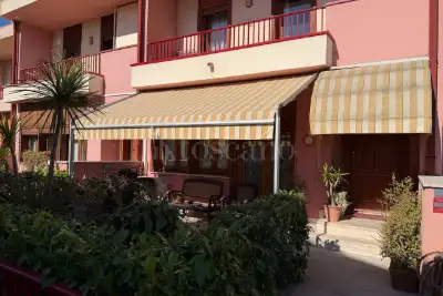 Villino a Schiera in vendita, Via Duca d'Aosta, San Giovanni la Punta