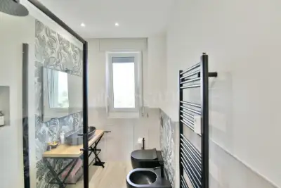 Casa in vendita, Via G. Cesare, Cantù