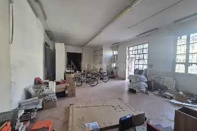 Magazzino in vendita, Via Cesare Cantù, Cantù