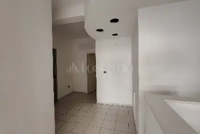 Negozio in vendita, Via Romolo, Brindisi