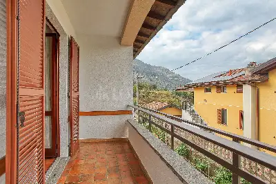 Villa Bifamiliare in vendita, Via dei Platani, Lavena Ponte Tresa