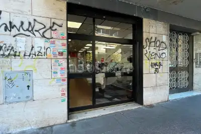 Negozio in affitto, Via Quintilio Varo, Roma
