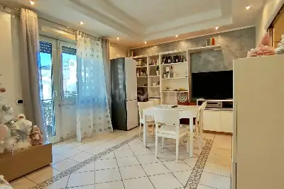 Casa in vendita, Via Montello, Aprilia