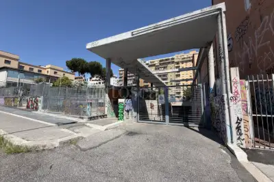 Box in vendita, Via Adria, Roma