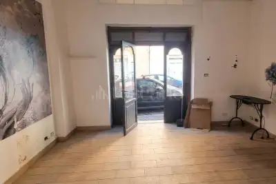 Negozio in affitto, Via degli Aurunci, Roma