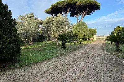 Villa in vendita, Via di Praia a Mare, Fiumicino