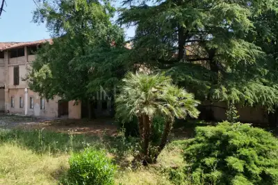 Rustico in vendita, Piazza Savoldi, Lonato del Garda