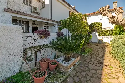 Villino a Schiera in vendita, Largo dell'Olgiata, Roma