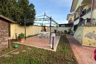 Villino a Schiera in vendita, Via Passo Buole, Fiumicino