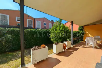 Villa Plurifamiliare in vendita, Via Panezio, Roma