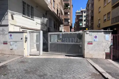 Negozio in affitto, Via Centuripe, Roma
