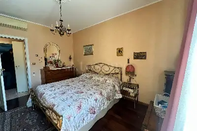 Casa in vendita, Via Sem Benelli, Milano