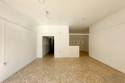 Negozio in vendita, Via Monte Grappa, Scafati