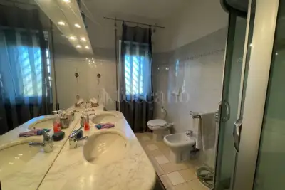 Casa in vendita, Via Cermenate, Roma