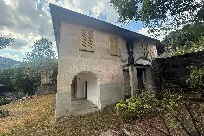 Casa Indipendente in vendita, Via Roma, Dizzasco