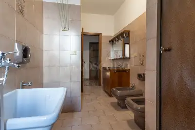 Casa in vendita, Via Sebastiano Veniero, Milano