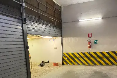 Box in vendita, Via Federico Tosi, Roma