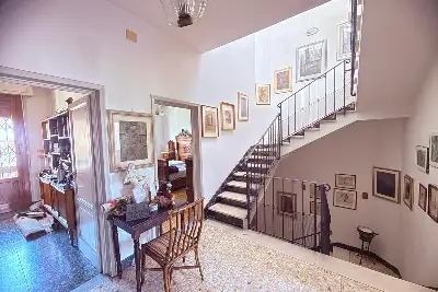 Villino a Schiera in vendita, Via Sem Benelli, Prato