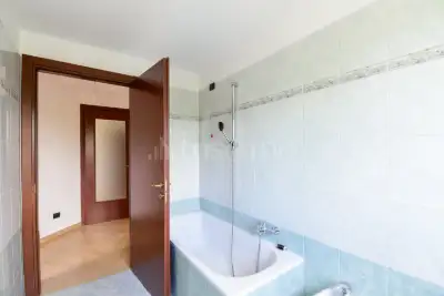 Casa in vendita, Via Gabriele D'Annunzio, Como