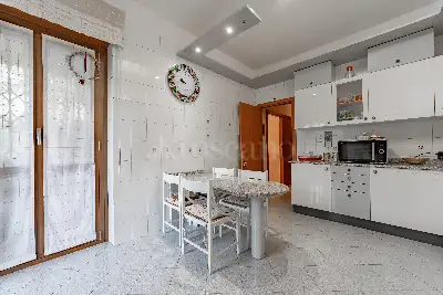 Casa in vendita, Viale Giovanni Suzzani, Milano