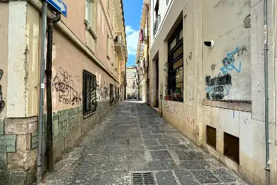 Box in vendita, Vicolo Sapienza - Avellino , Avellino