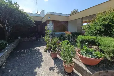 Villa Bifamiliare in vendita, Via Andrea Mantegna, Valenzano