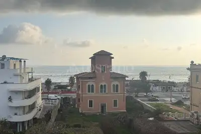 Attico in vendita, Viale della Pineta di Ostia, Roma