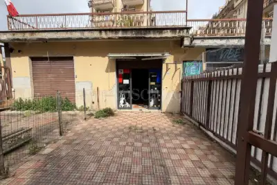 Negozio in vendita, Via Michele Titone, Palermo