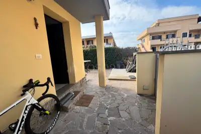 Villino a Schiera in vendita, Via Radicofani, Pomezia