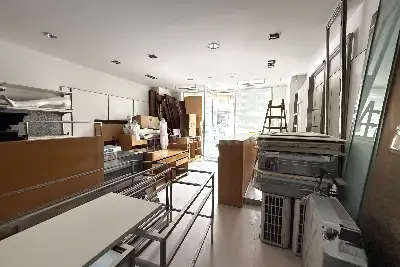 Negozio in vendita, Piazza Francesco Paolo Tosti, Palermo