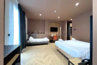 Albergo in vendita, Via Lazzarini, Sirmione