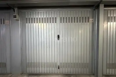 Box in vendita, Via Adria, Roma