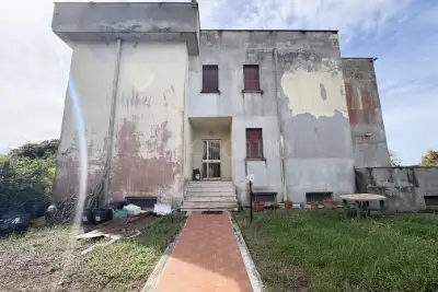 Palazzo in vendita, Via Civitella, Nettuno