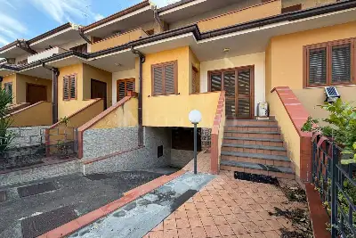 Villino a Schiera in vendita, Via della Regione, San Giovanni la Punta