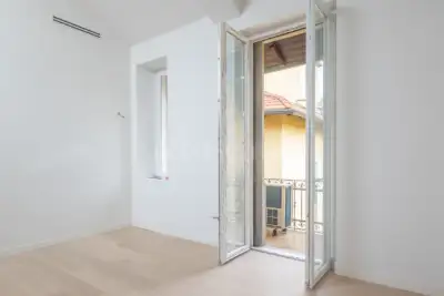 Casa in vendita, Via Giulio Uberti, Milano